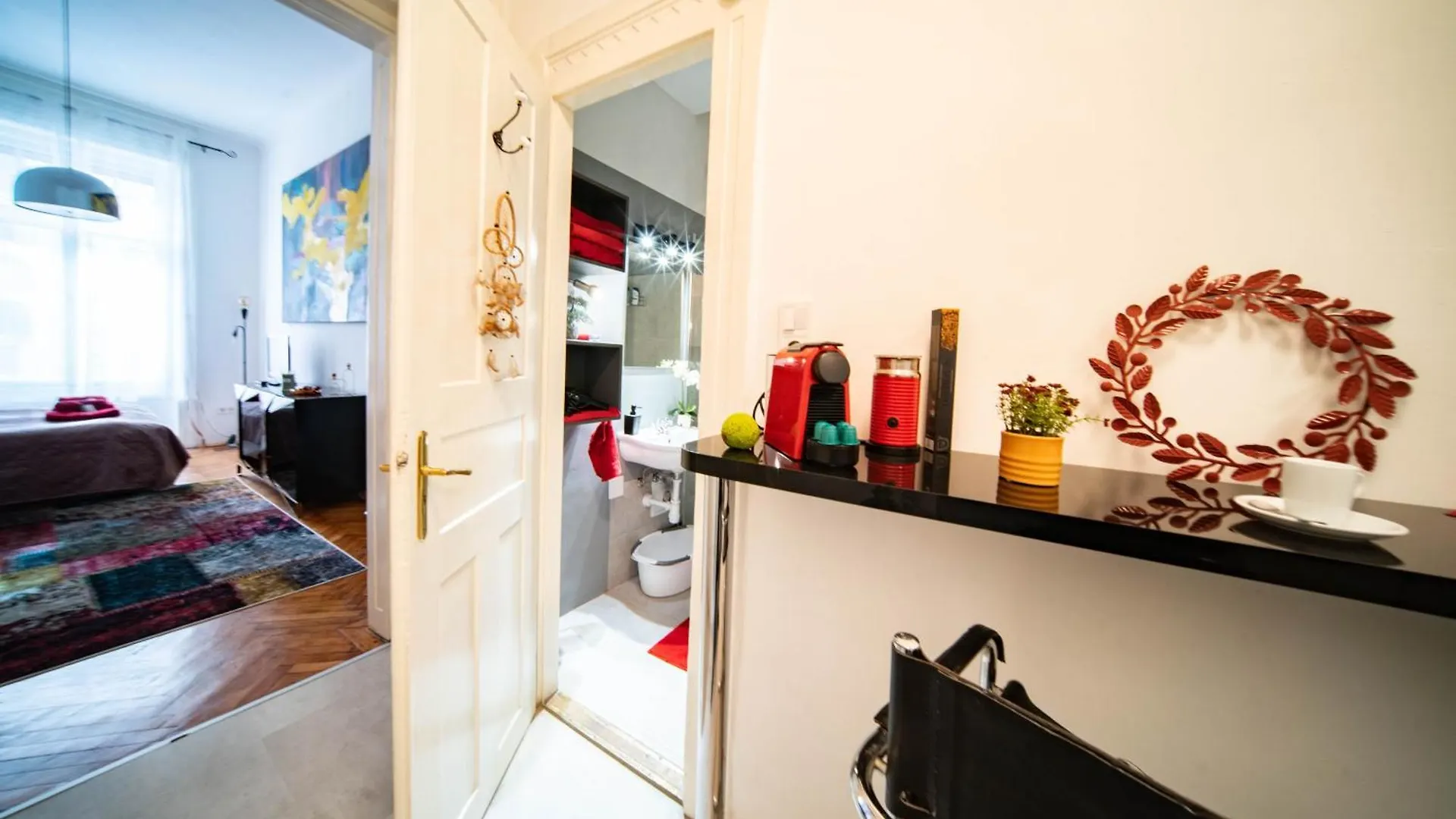 Stylish Studio Apartment In The Heart Of Budapest 0*,