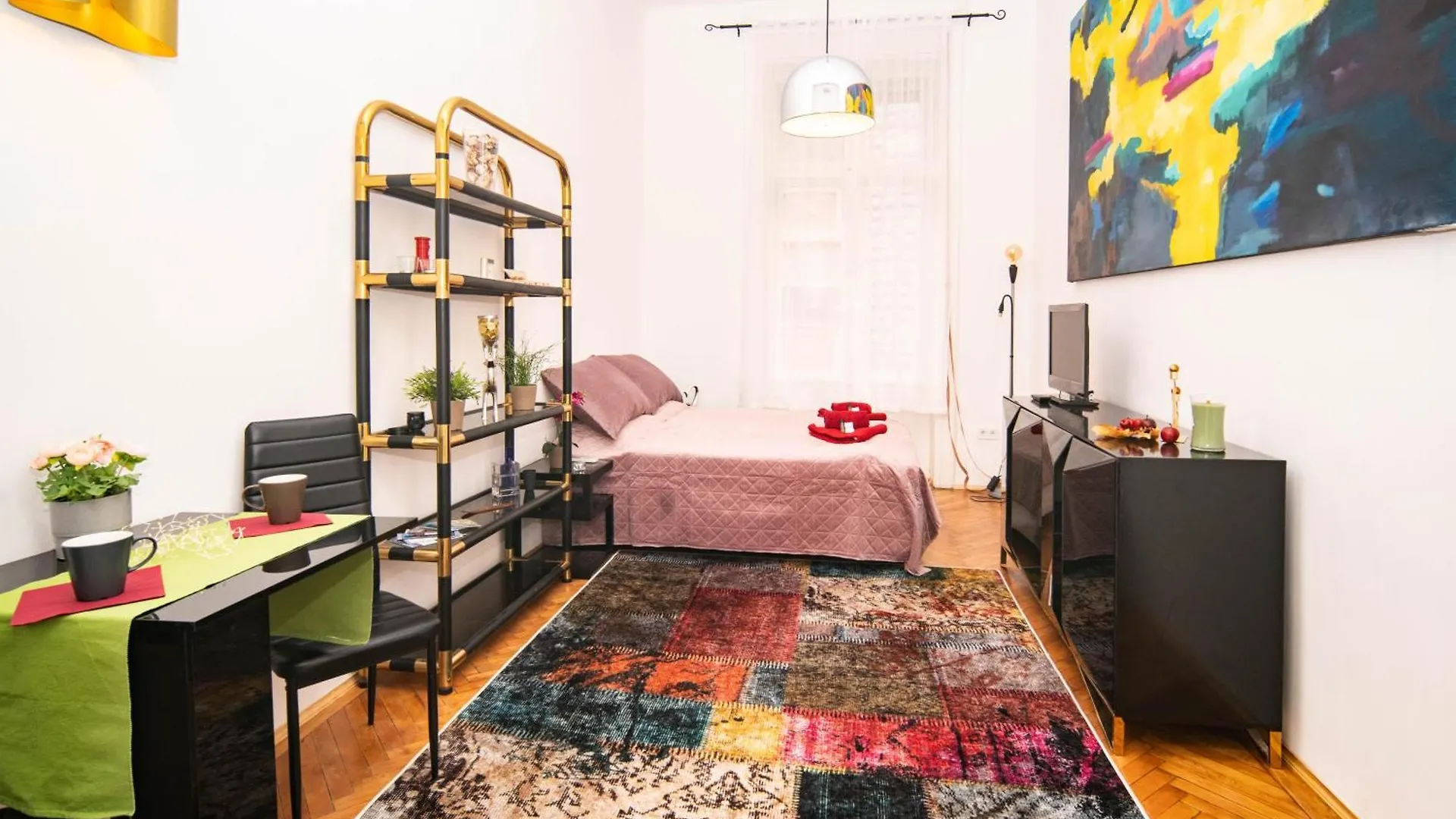 Stylish Studio Apartment In The Heart Of Budapest