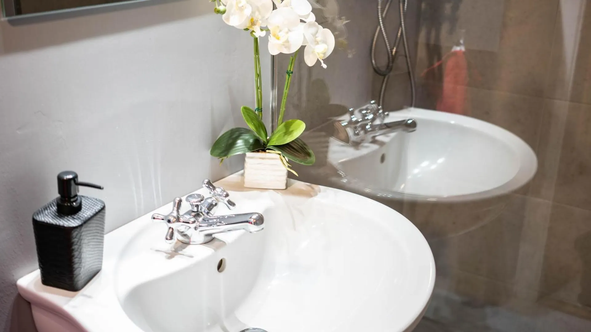 Stylish Studio Apartment In The Heart Of Budapest 0*,  Hungary