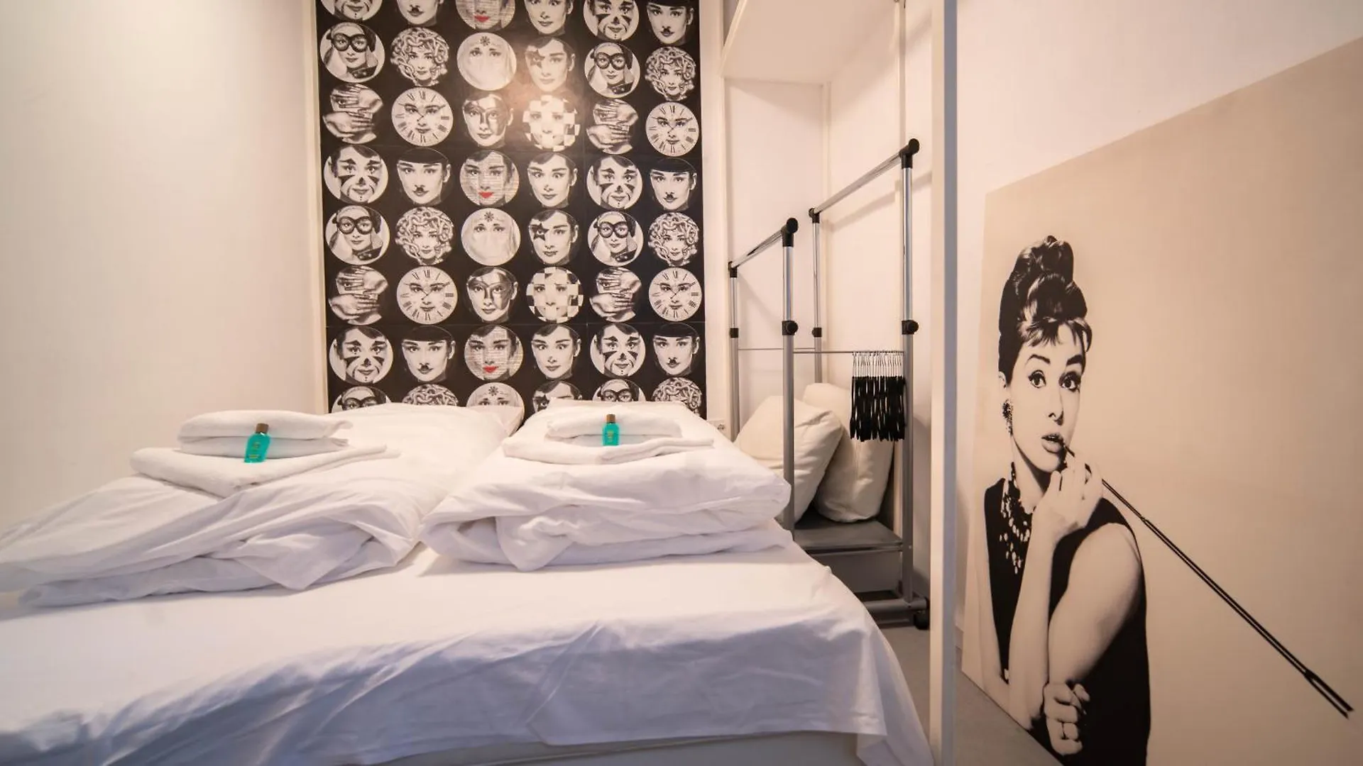 Stylish Studio Apartment In The Heart Of Budapest 0*,  Hungary