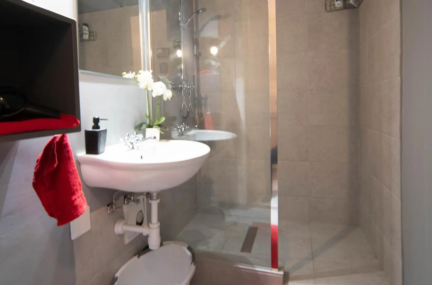 Stylish Studio Apartment In The Heart Of Boedapest Hongarije